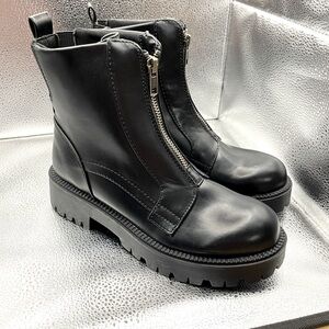 NWOT S.O. black Moto boots